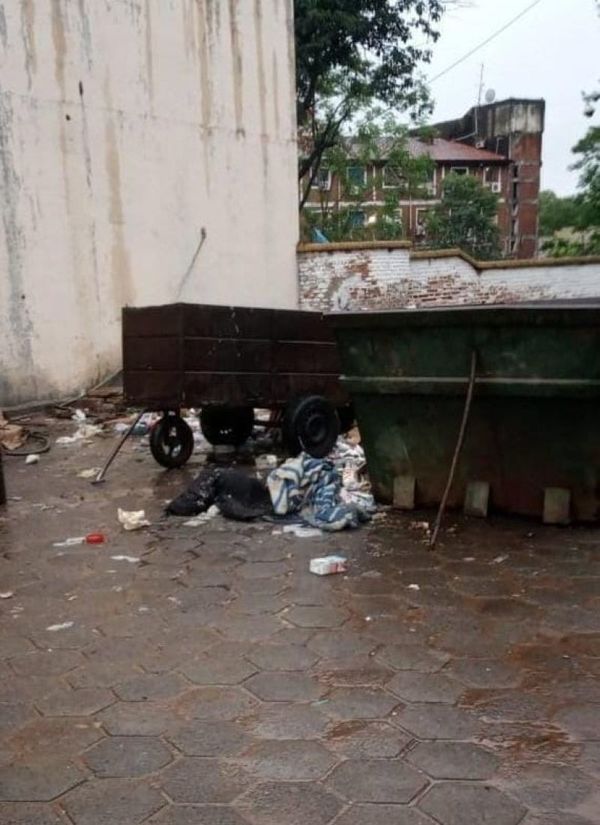 Hallan cuerpo entre la basura afuera de la cárcel de Tacumbú