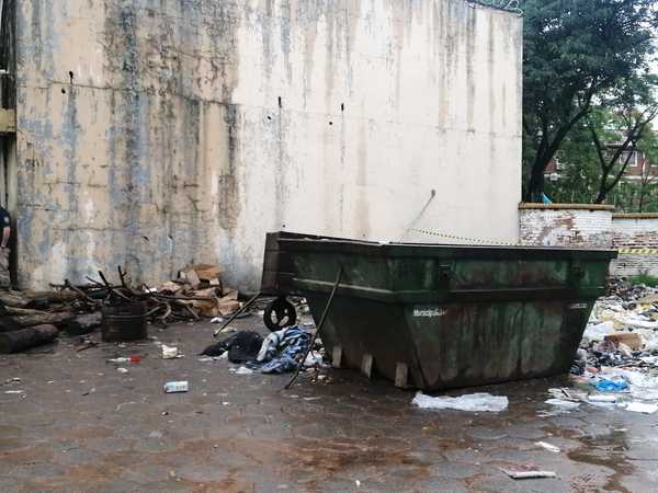 Hallan cadáver de un recluso en un contenedor de basura frente al penal de Tacumbú