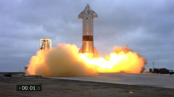 Musk prevé primer vuelo orbital para comienzos de 2022