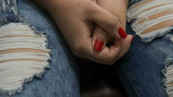 Francia: Paraguayas explotadas sexualmente fueron captadas a través de una red social