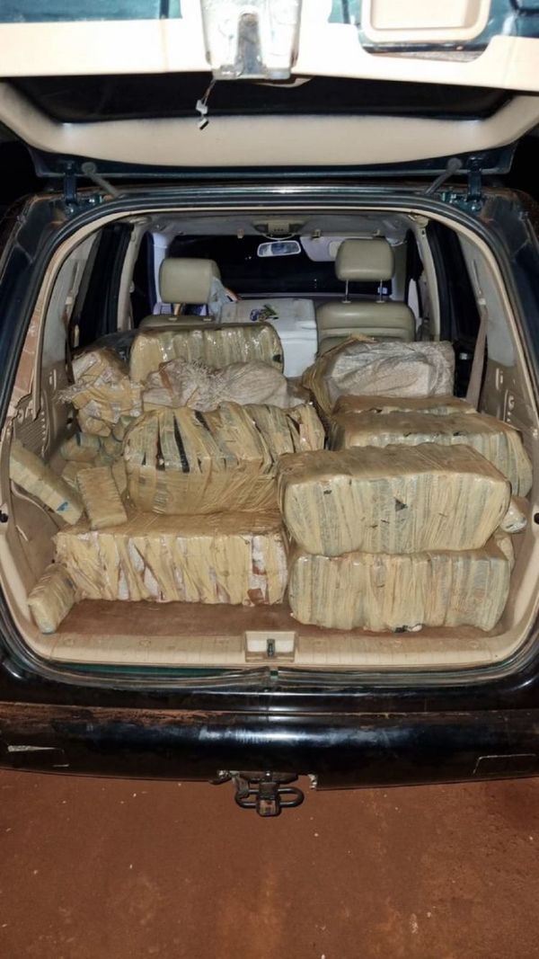 Camioneta cargada con marihuana fue abandonada en Los Cedrales