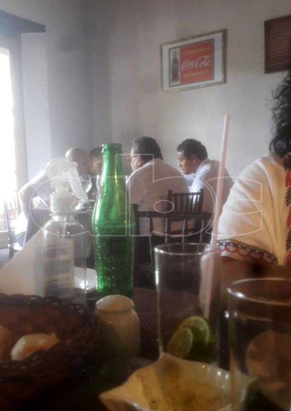 Suspicaz almuerzo del imputado Hugo Javier con presidente de ONG - Nacionales - ABC Color