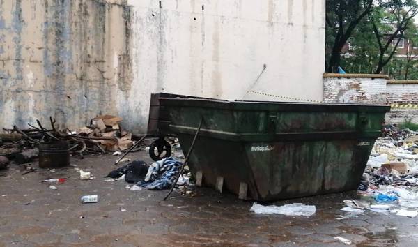 El cadáver de un recluso de Tacumbú fue hallado junto a un contenedor de basura