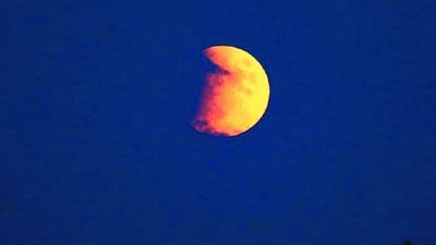 ¡A mirar el eclipse y la lluvia de estrellas!