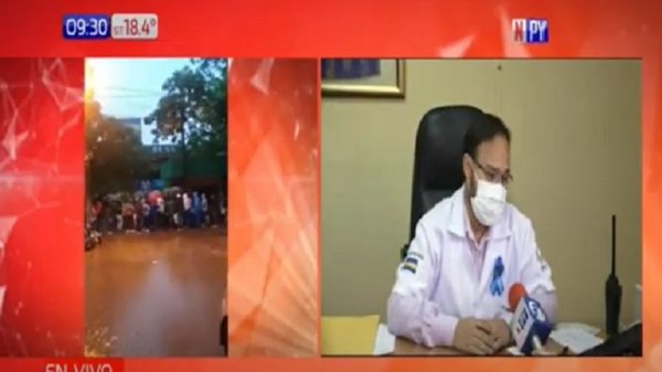 ¡Impotencia! Esperan turno en el raudal y bajo la lluvia en el Hospital de Luque | Noticias Paraguay