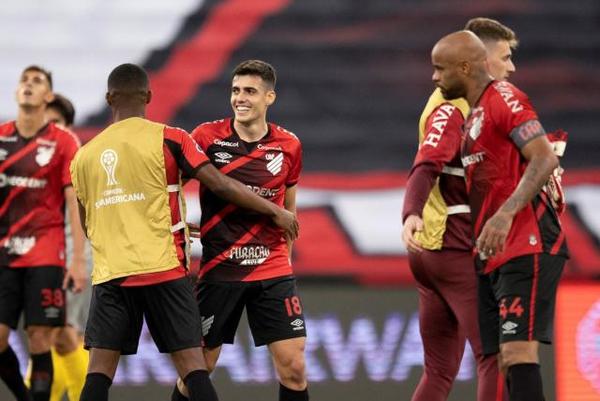 El Athletico Paranaense, un ataque coral y muchos bailes en el banca - El Independiente