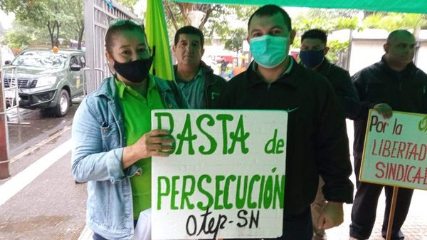 Vía amparo, docentes buscan frenar descuentos - Nacionales - ABC Color