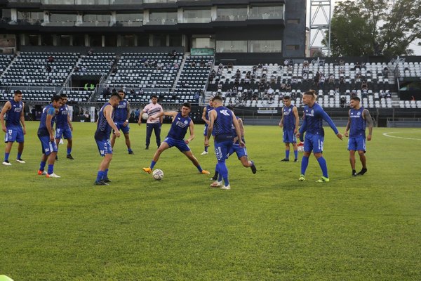 El jugador de Olimpia a préstamo en Sol que podrá enfrentar al Franjeado