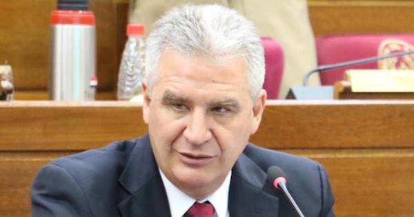 La Nación / Senador asegura que Velázquez “es la gente”