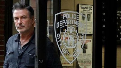 Presentan nueva demanda contra Alec Baldwin por disparar «sin razón» a Halyna Hutchins