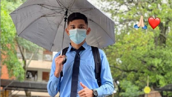 Julio Enciso volvió de Colombia y terminó el colegio