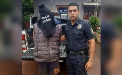 Vecinos sorprenden a ladrón dentro de una casa y lo reducen a golpes