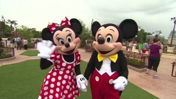 Diario HOY | Mickey y Minnie Mouse cumplen años y la celebración es de los fans