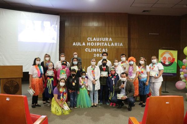 Emotiva clausura del aula hospitalaria del Hospital de Clínicas - Nacionales - ABC Color