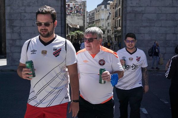 El Athletico Paranaense efectuó su primer entrenamiento en Montevideo - Fútbol Internacional - ABC Color