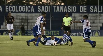 “Irregularidad” arbitral, posible carta salvadora se plantea en River Plate - Fútbol - ABC Color