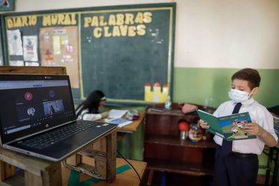 Crudo informe: En pandemia, alumnos del área rural tuvieron clases “virtuales” sin tener ni un celular en la casa - Nacionales - ABC Color