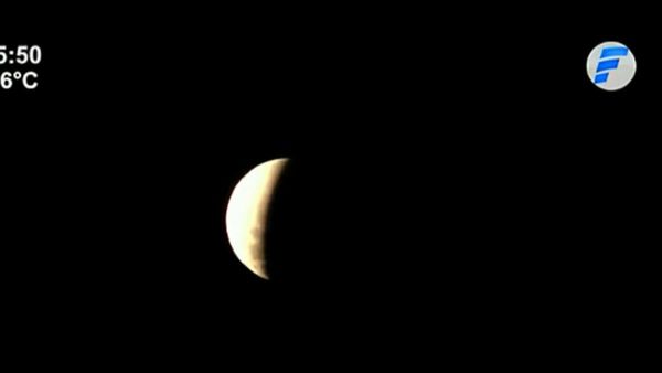 Así se vivió el eclipse lunar más largo del siglo en la Costanera