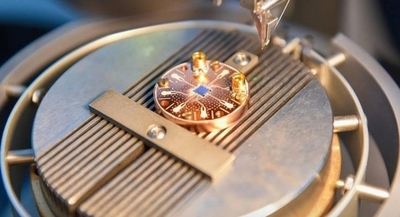 IBM diseña un nuevo chip electrónico de tecnología cuántica que reemplazará a las computadoras clásicas