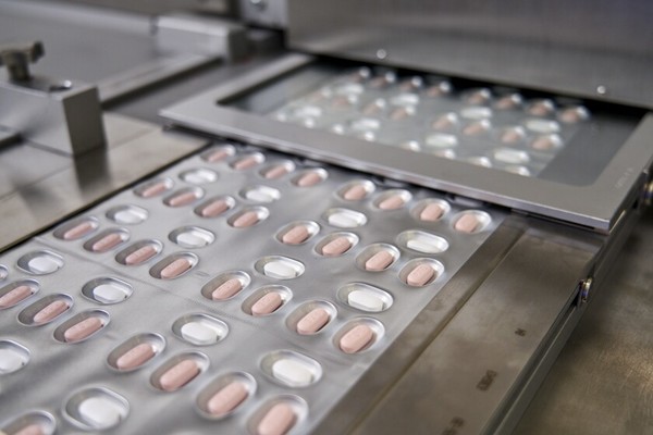 EE.UU y Pfizer acuerdan contrato por 10 millones de píldoras anticovid