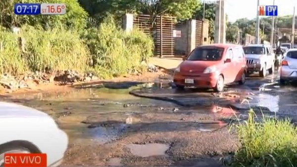 Calamitosos baches en avenida que limita a San Lorenzo y Luque hartan a conductores | Noticias Paraguay