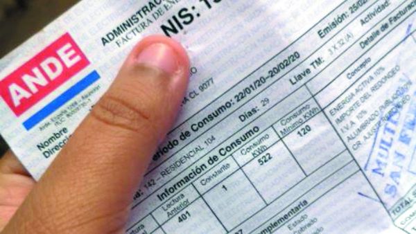 Unos 516.000 clientes de la ANDE en riesgo de cortes de la luz