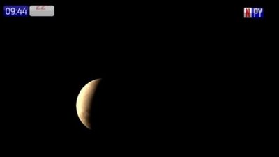 Eclipse lunar juntó un centenar de espectadores en la Costanera de Asunción | Noticias Paraguay