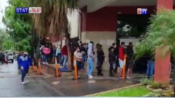 Extensa fila en Identificaciones | Noticias Paraguay