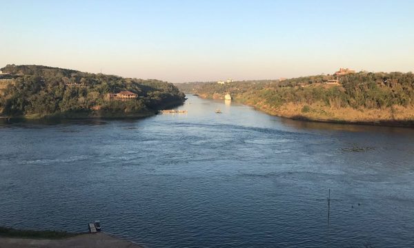 Balsa entre Franco y Puerto Yguazú volverá a operar