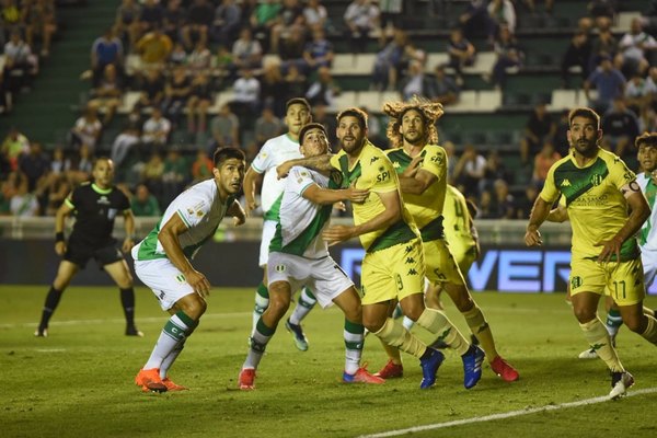 Paraguayos tuvieron acción en el inicio de la fecha 21 del fútbol argentino