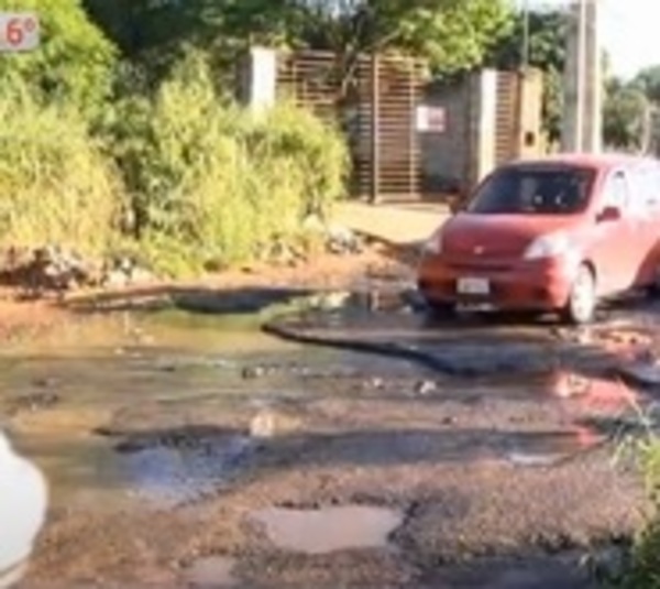 Desastroso estado de la avenida San Lorenzo - Luque - Paraguay.com
