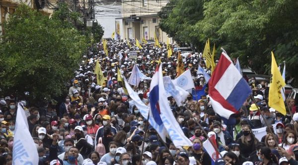 Manifestación docente: Notificarán al MEC sobre amparo