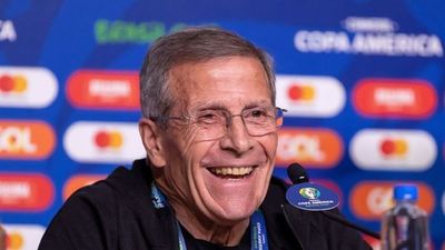Óscar Tabárez, el maestro que siempre creyó en su método