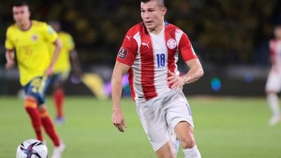 SAMUDIO HACE GALA DE TODO EL SACRIFICIO PARA LLEGAR A LA ALBIRROJA