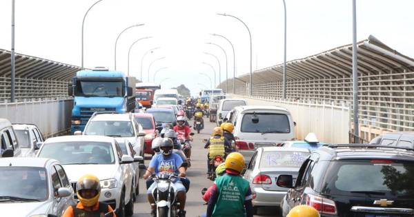 La Nación / Asaltaron a comitiva del Ministerio de Salud en Puente de la Amistad