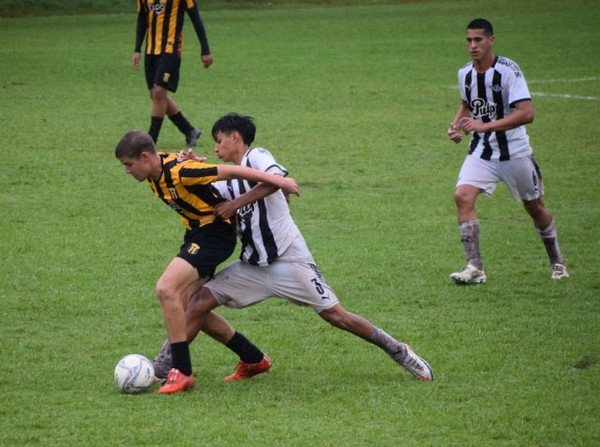 Tres victorias y un empate en la Sub 16 - APF