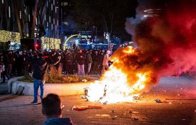 Violentas protestas en Rotterdam contra nuevas restricciones sanitarias