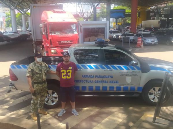 Marinos detienen a un brasileño con una camioneta robada - ABC en el Este - ABC Color