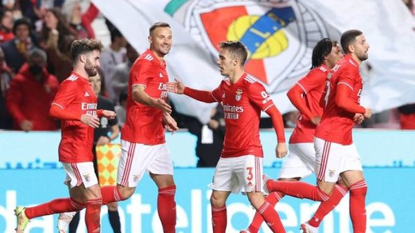 El Benfica golea a última hora rumbo al Camp Nou