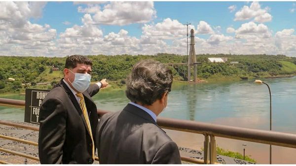 Restablecen paso por balsa entre P. Iguazú y Pdte. Franco