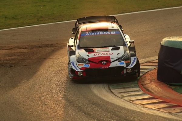 Rally Monza: Evans manda en la etapa y mantiene sus chances al titulo