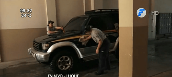 Bomberos de Luque lavan autos para recaudar fondos | Noticias Paraguay