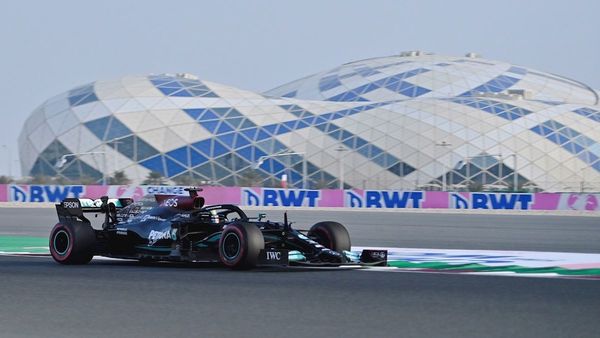 Hamilton saldrá desde la 'pole' en Qatar