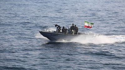 Irán comunica que incautó un barco extranjero que contrabandeaba combustible