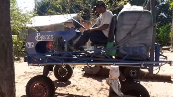 Fabricó tractor fumigador casero para trabajar en su chacra