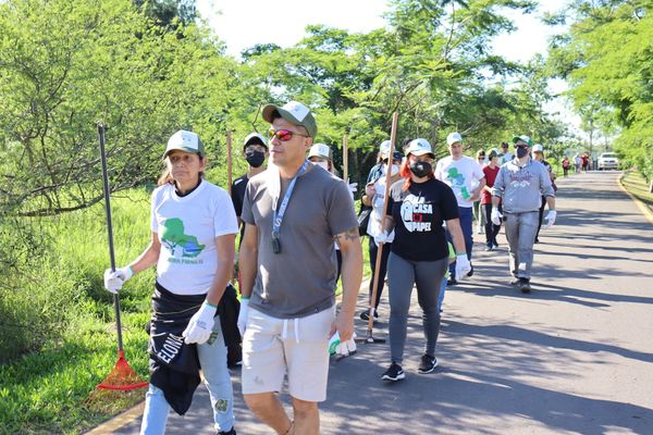 Minga ambiental permitió limpiar cauces hídricos del Parque Guasu - .::Agencia IP::.