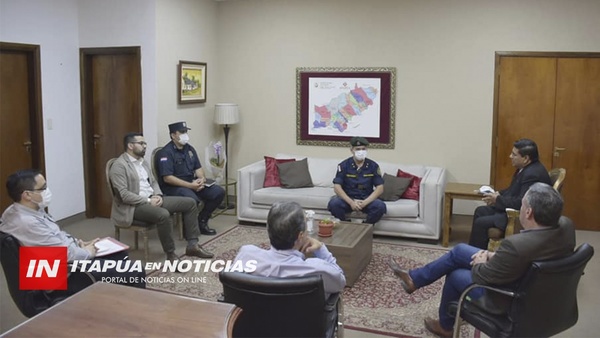 DIRECTOR DE POLICÍA SE REÚNE CON EL GOBERNADOR DE ITAPÚA - Itapúa Noticias