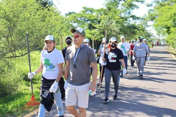 Minga ambiental permitió limpiar cauces hídricos del Parque Guasu