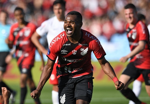 Paranaense es campeón de la Sudamericana