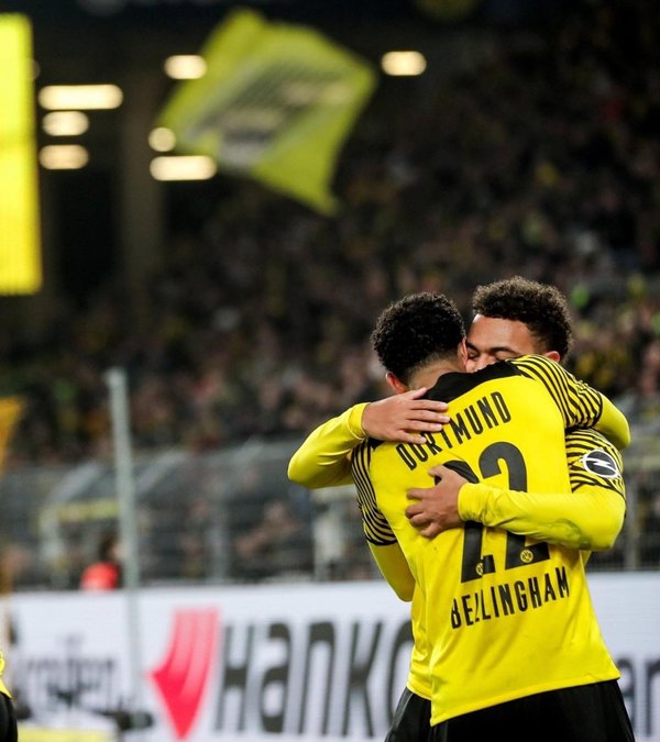 El Dortmund sufre, pero gana y pisa los talones al Bayern